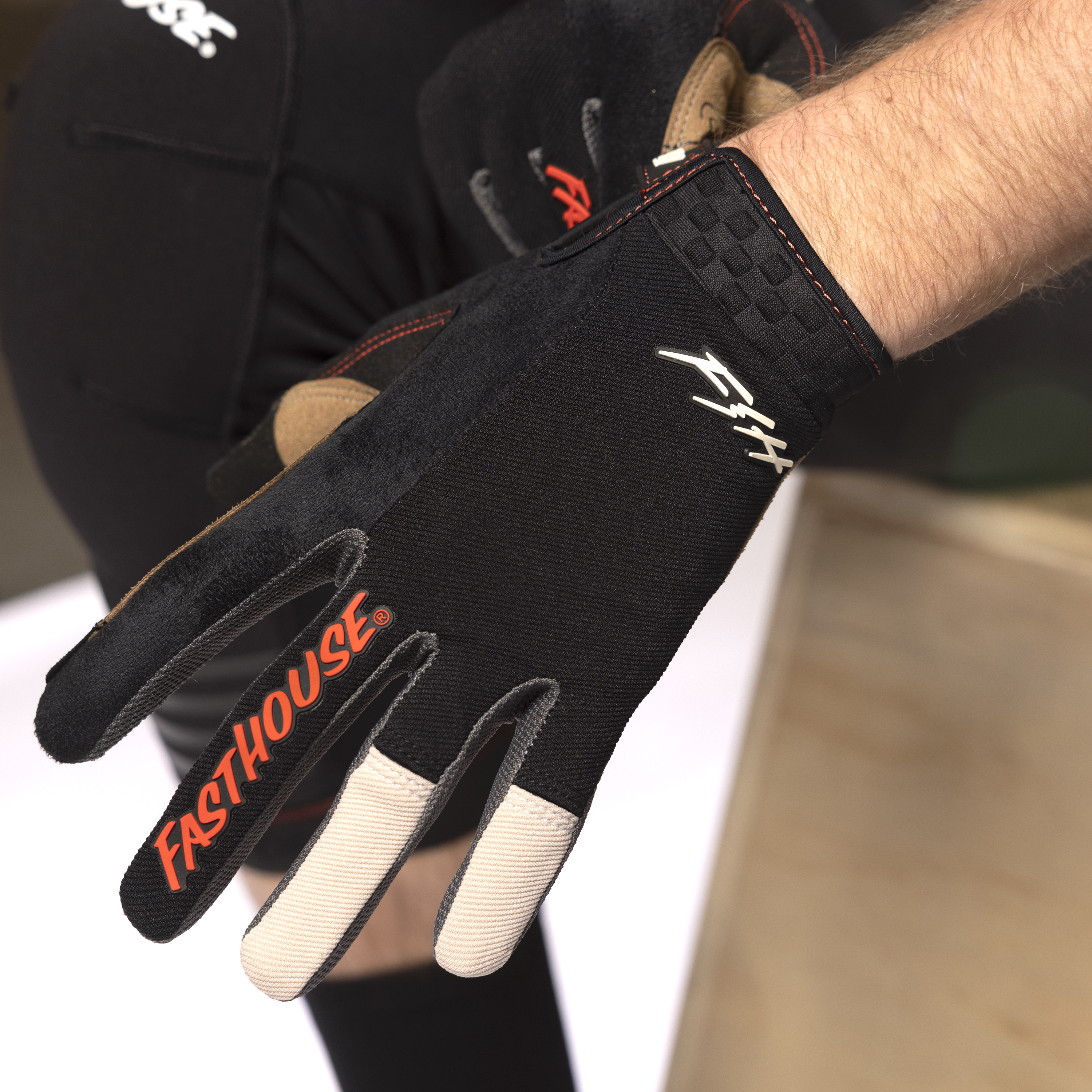 Ronin Ridgeline Glove - Black_Detail